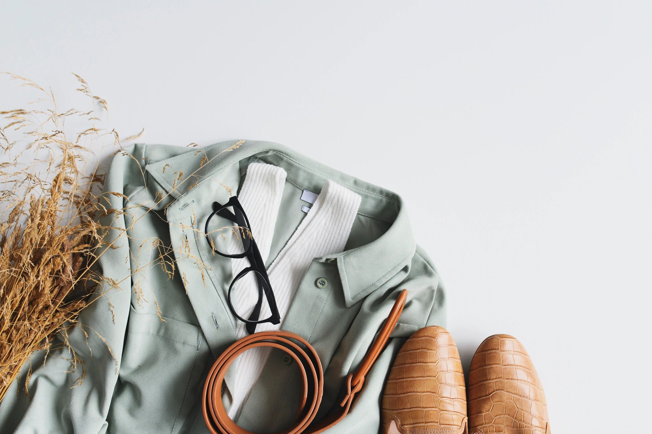 fashion blog modern clothing earthy colors